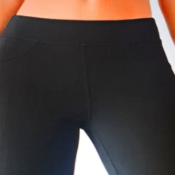 XLARGE (PETITE)    HALARA HALOTEK AIR FLARE CASUAL PANT - Picture 3 of 10